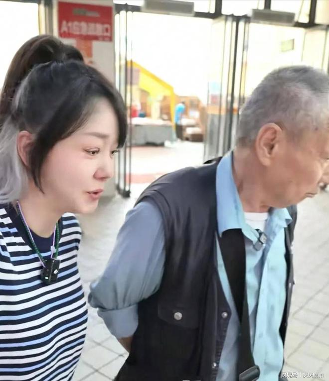 墅晚10点后用洗衣机图的是半价电费爱游戏入口46岁王一楠住上海大别(图3)