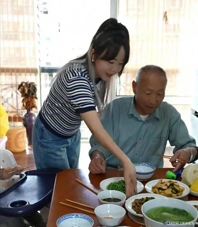 墅晚10点后用洗衣机图的是半价电费爱游戏入口46岁王一楠住上海大别(图16)